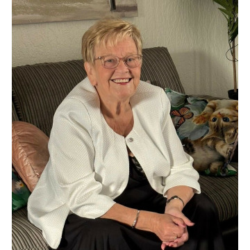 Photo of Isobel REID