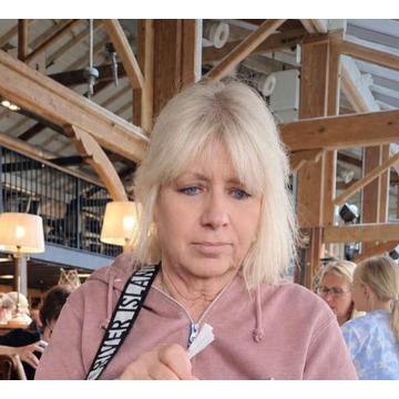 Photo of Angela HARRISON