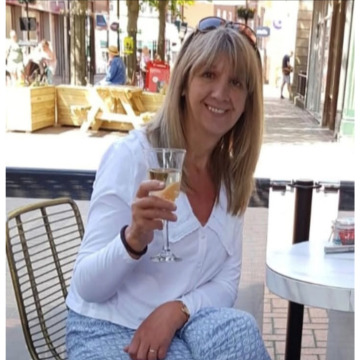 Photo of Caroline Lee