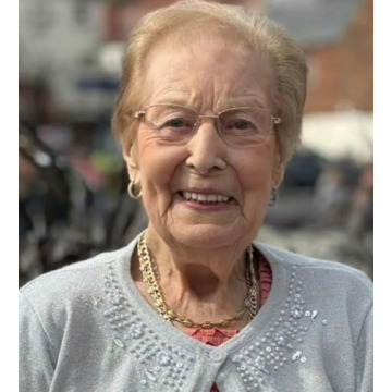 Notice Gallery for Doreen B. BOTTOMLEY